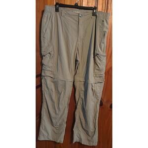 Columbia Omni-shield  men’s khaki cargo convertible pants size 40